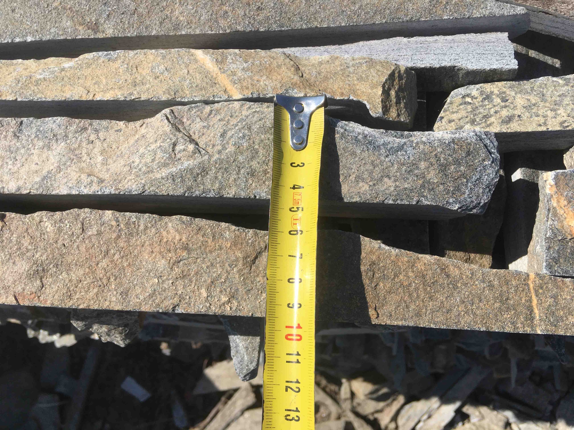 Горбушка златолит мультиколор для облицовки купить в Абакане