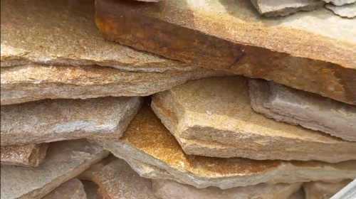 Плитняк златолит жёлтый золотистый для отмостки купить в Абакане