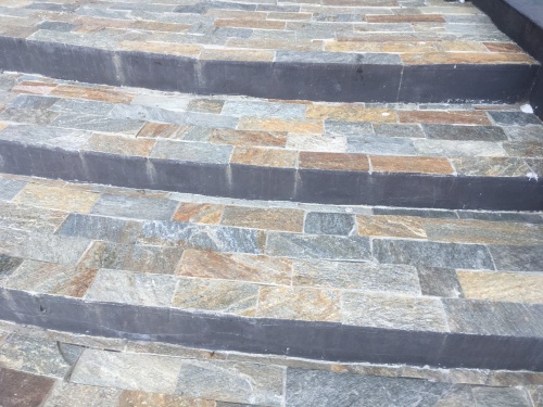 Плитка из Златолита Уральского для лестницы купить в Абакане