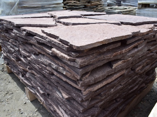 Плитняк лемезит бордовый для облицовки цоколя 20-25 мм  купить в Абакане