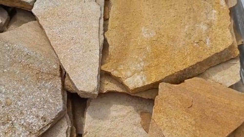 Плитняк златолит жёлтый для цоколя купить в Абакане