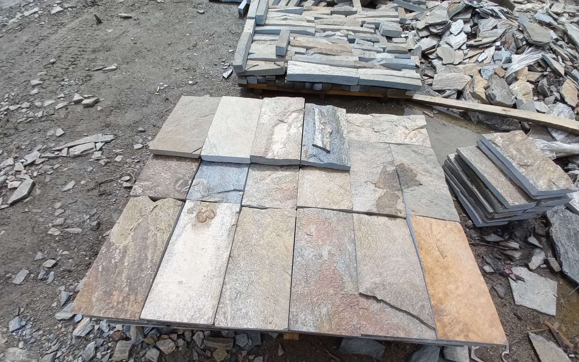 Плитка пилёная златолит Уральский для фасада купить в Абакане