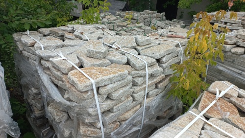 Гранитный плитняк галтованный для парковки купить в Абакане