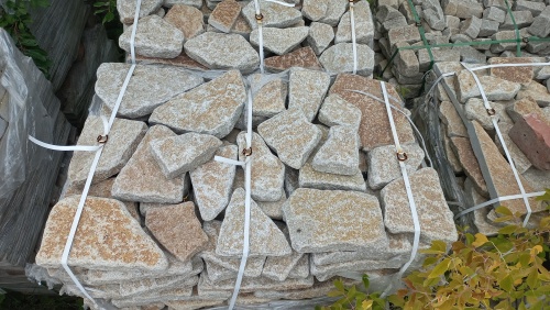 Гранитный плитняк галтованный для парковки купить в Абакане