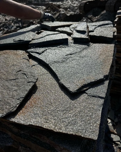 Плитняк златолит серебристый для фасада купить в Абакане