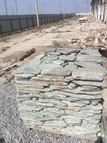 Златолит серебристый галтованный для лестниц купить в Абакане