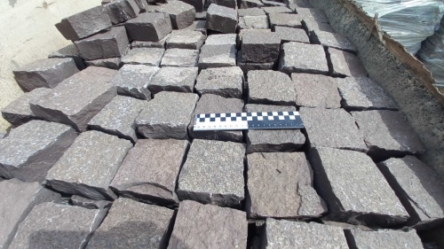 Лемезит колотая брусчатка 10 * 10 см. для парковки купить в Абакане