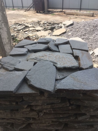 Златолит серебристый галтованный для лестниц купить в Абакане